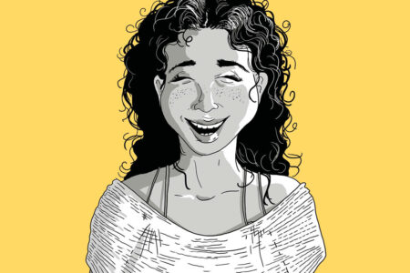 Illustration einer lächelnden Frau mit lockigem Haar und Sommersprossen, die ein schulterfreies Oberteil trägt, auf einem einfarbigen gelben Hintergrund.